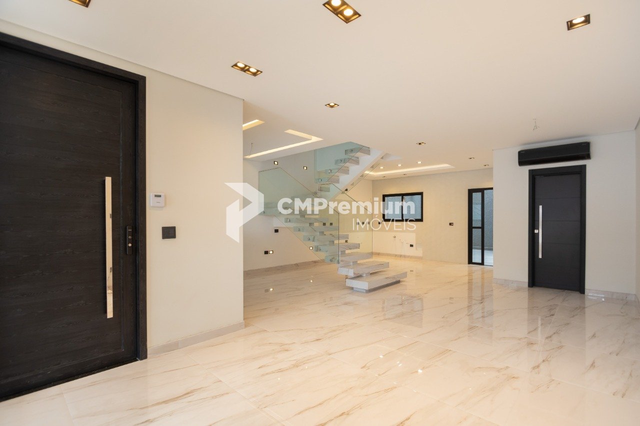 TRIPLEX ALTO PADRÃO - VISTA ALEGRE