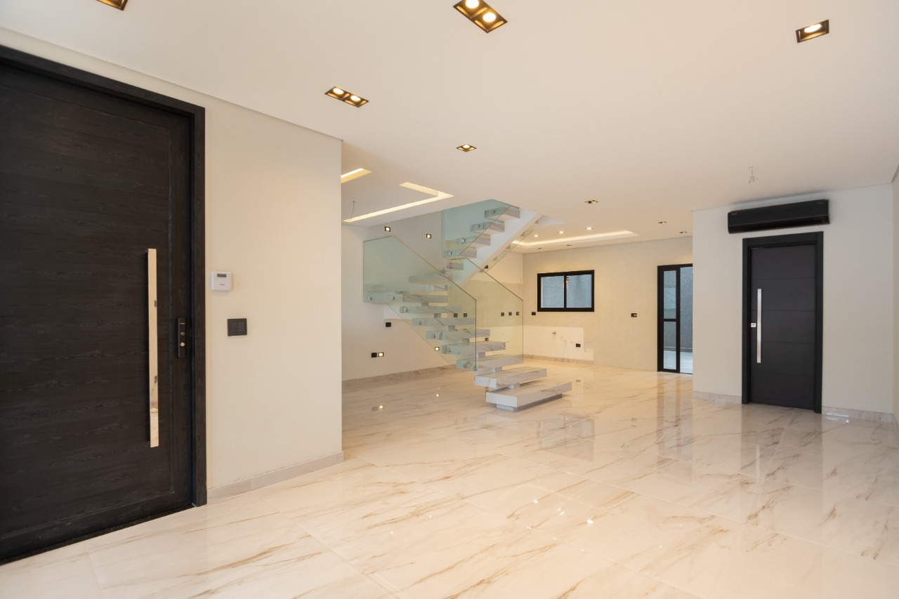 TRIPLEX ALTO PADRÃO - VISTA ALEGRE