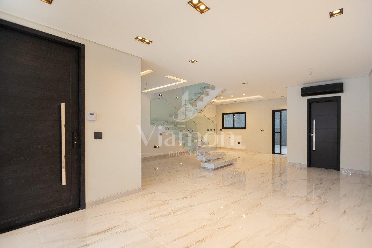 TRIPLEX ALTO PADRÃO - VISTA ALEGRE