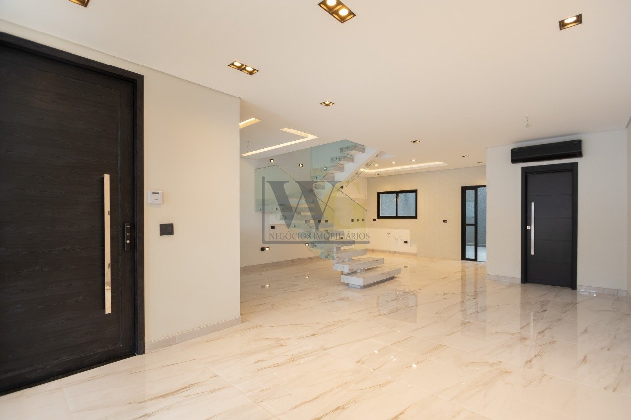 TRIPLEX ALTO PADRÃO - VISTA ALEGRE