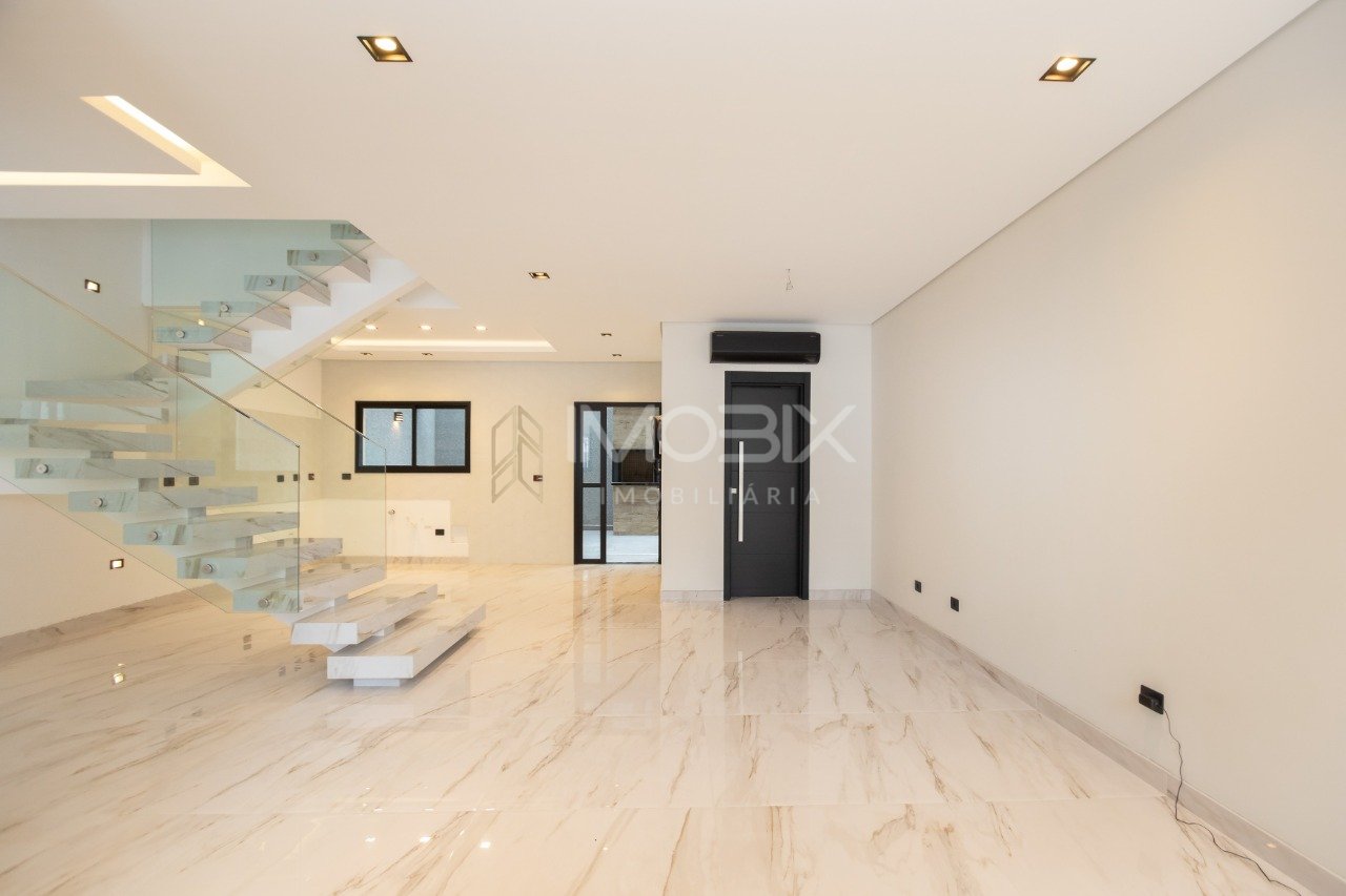 TRIPLEX ALTO PADRÃO - VISTA ALEGRE