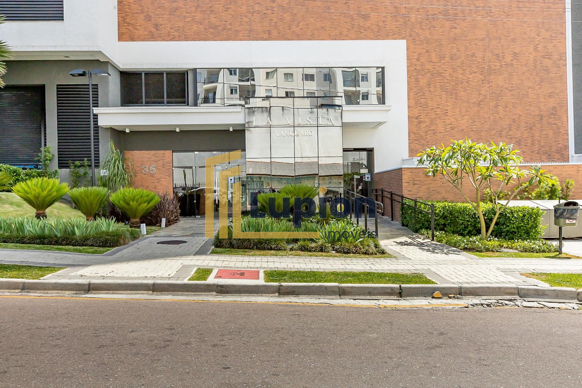 Apartamento 2 quartos semi-mobiliado à venda, por R  655.000,0...