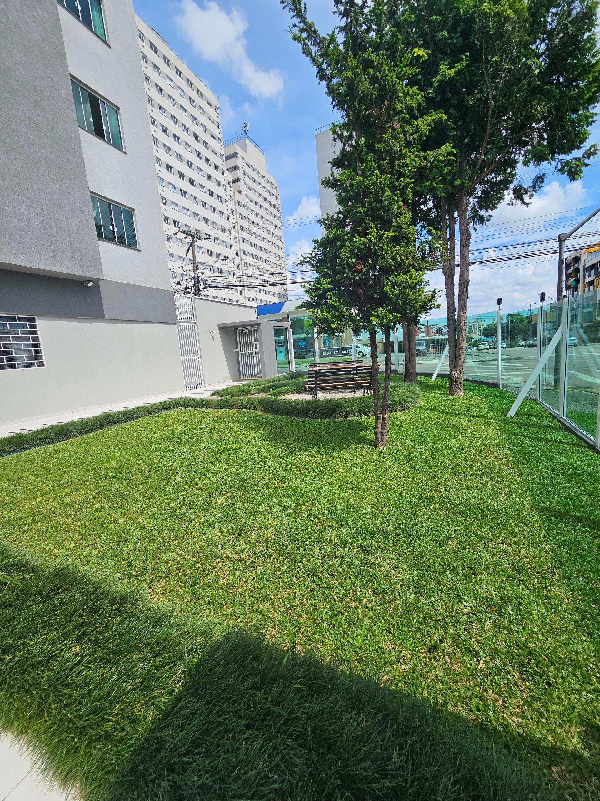 Apto SEMI-Mobiliado, 54 M2-13  andar, 02 qtos, 01 vaga livre, ...