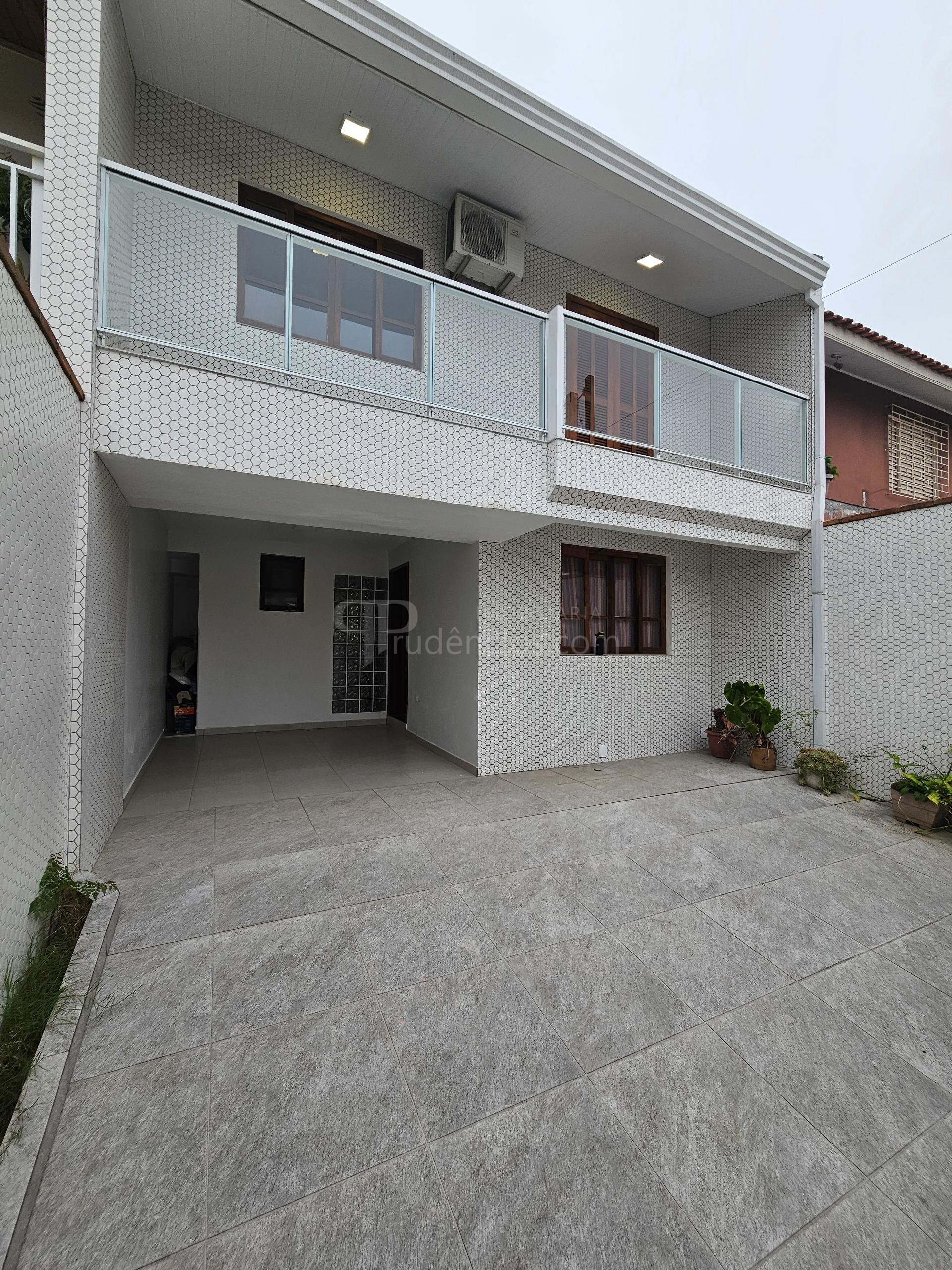 Sobrado 130m2 Bairro alto,  exc acabamento, proxTerminal, 03 q...