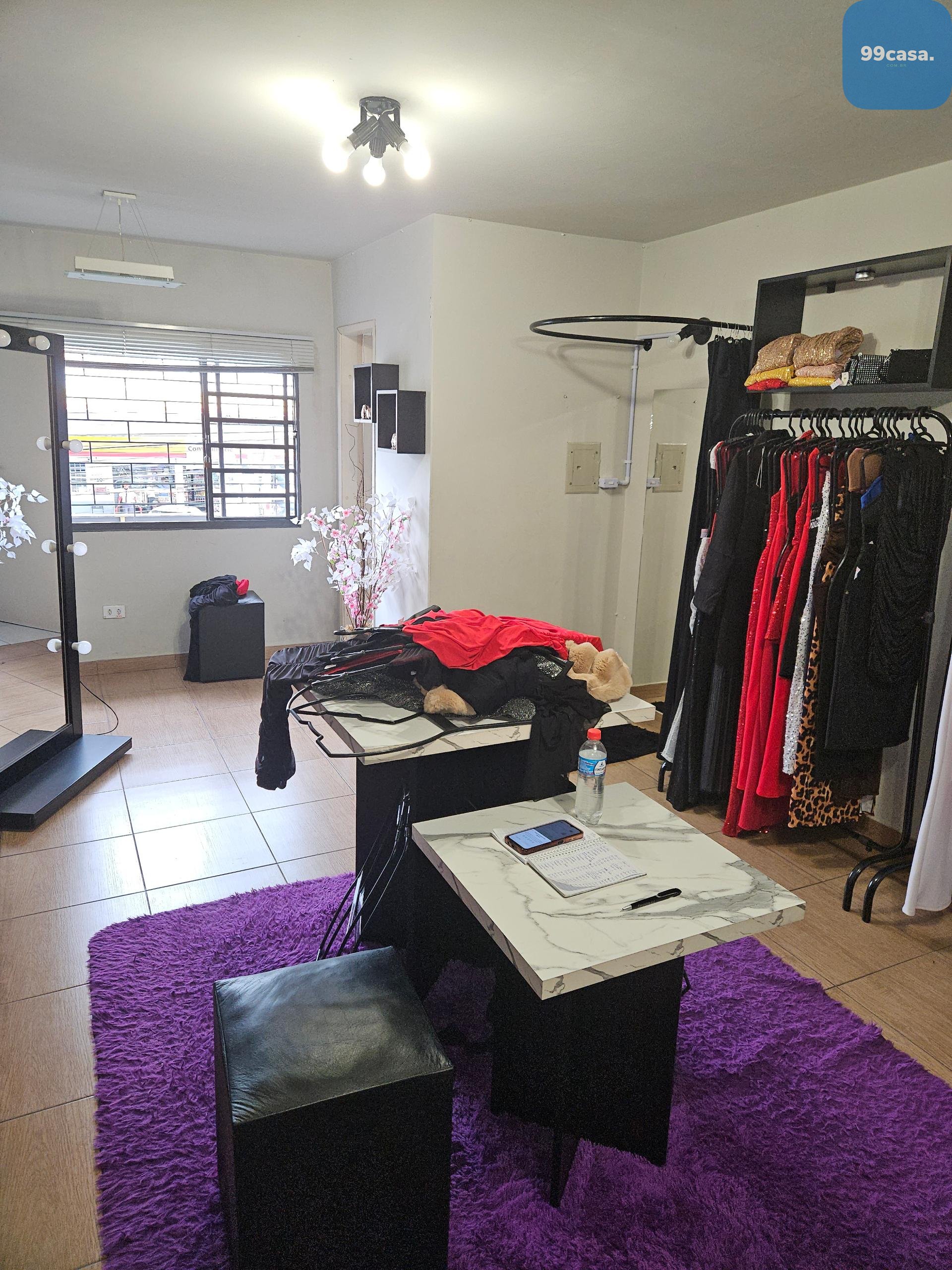 Sala comercial -Novo Mundo- já locada, excelente localização, ...