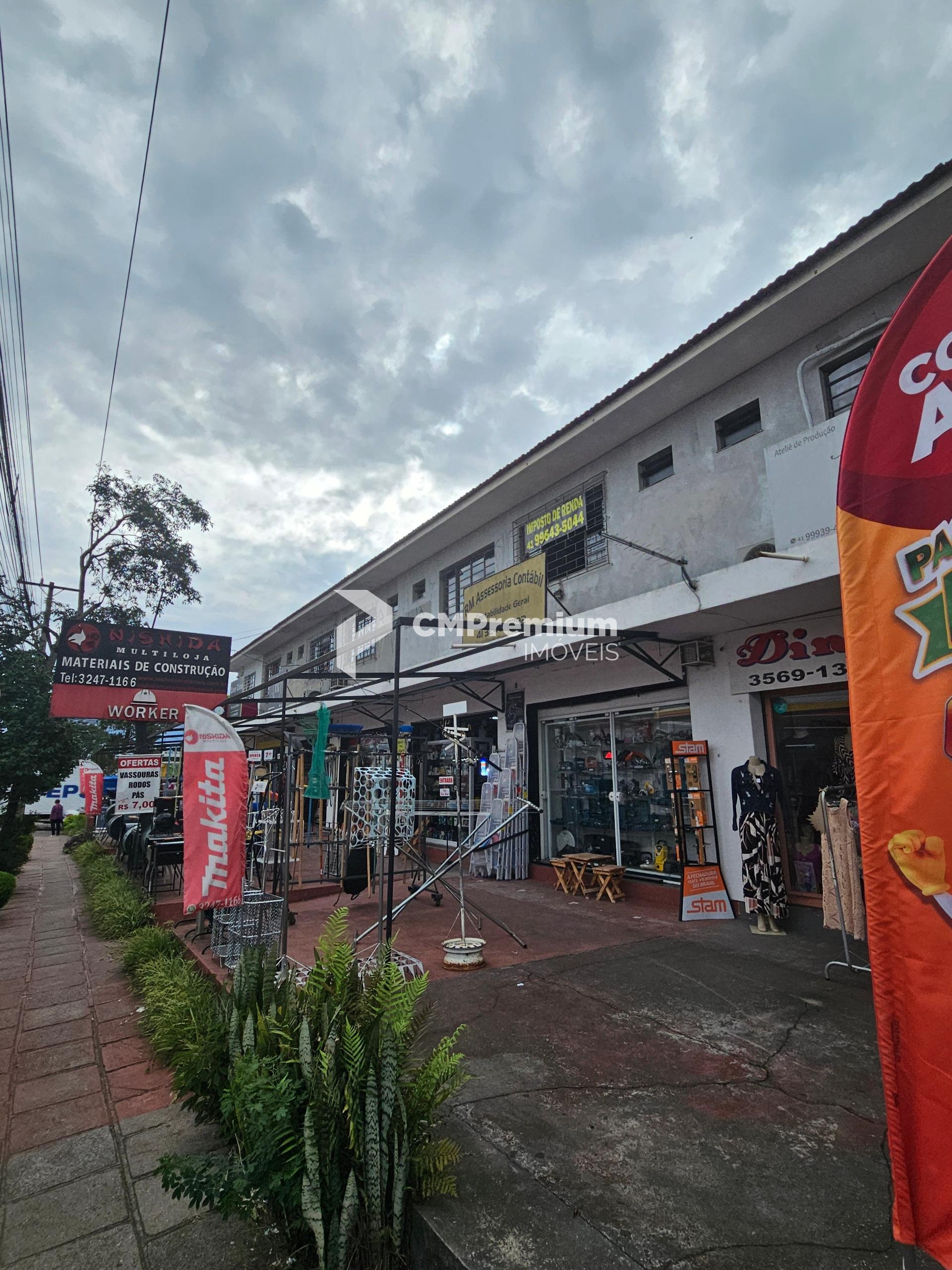 Sala comercial -Novo Mundo- já locada, excelente localização, ...