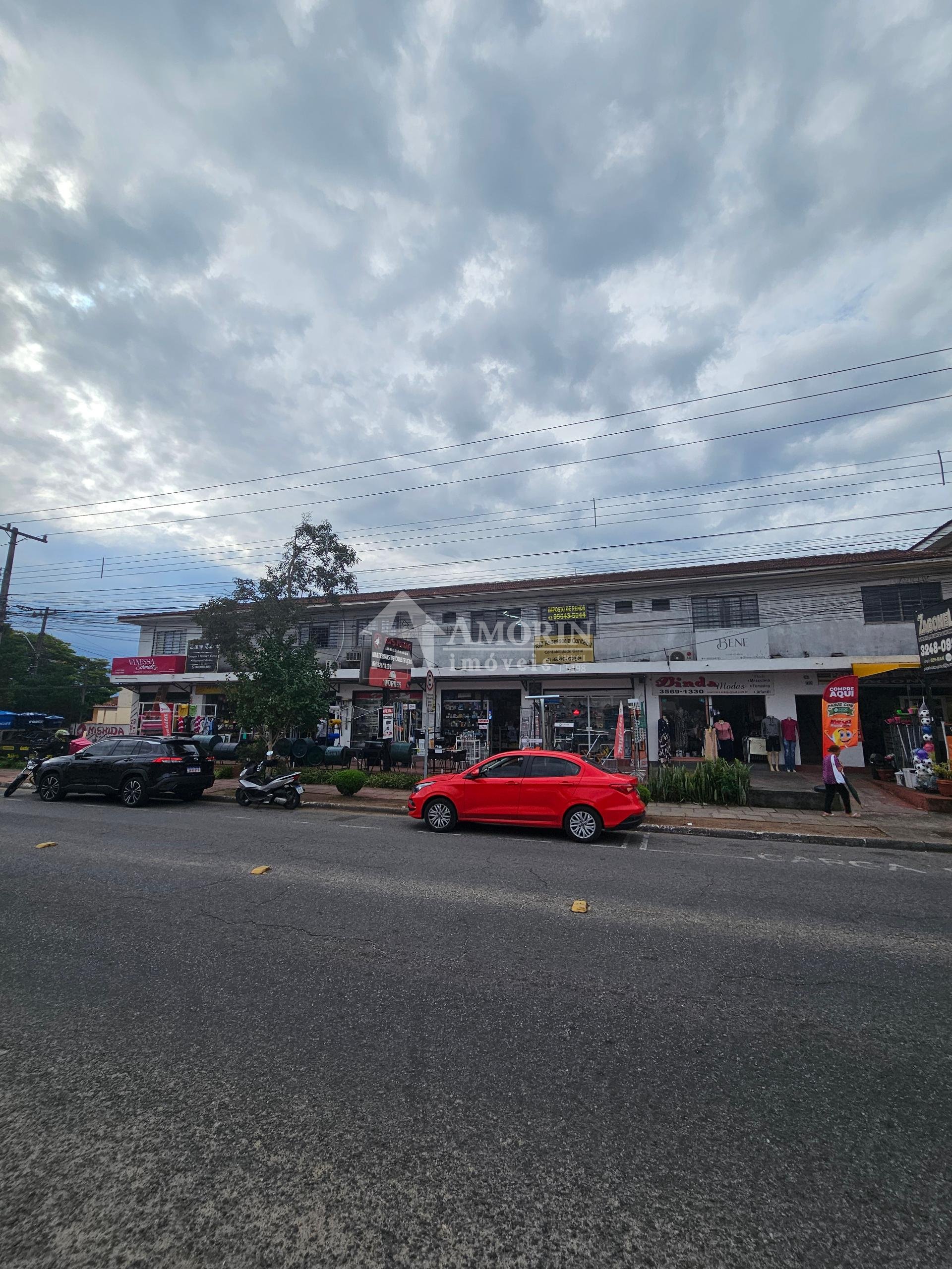 Sala comercial -Novo Mundo- já locada, excelente localização, ...