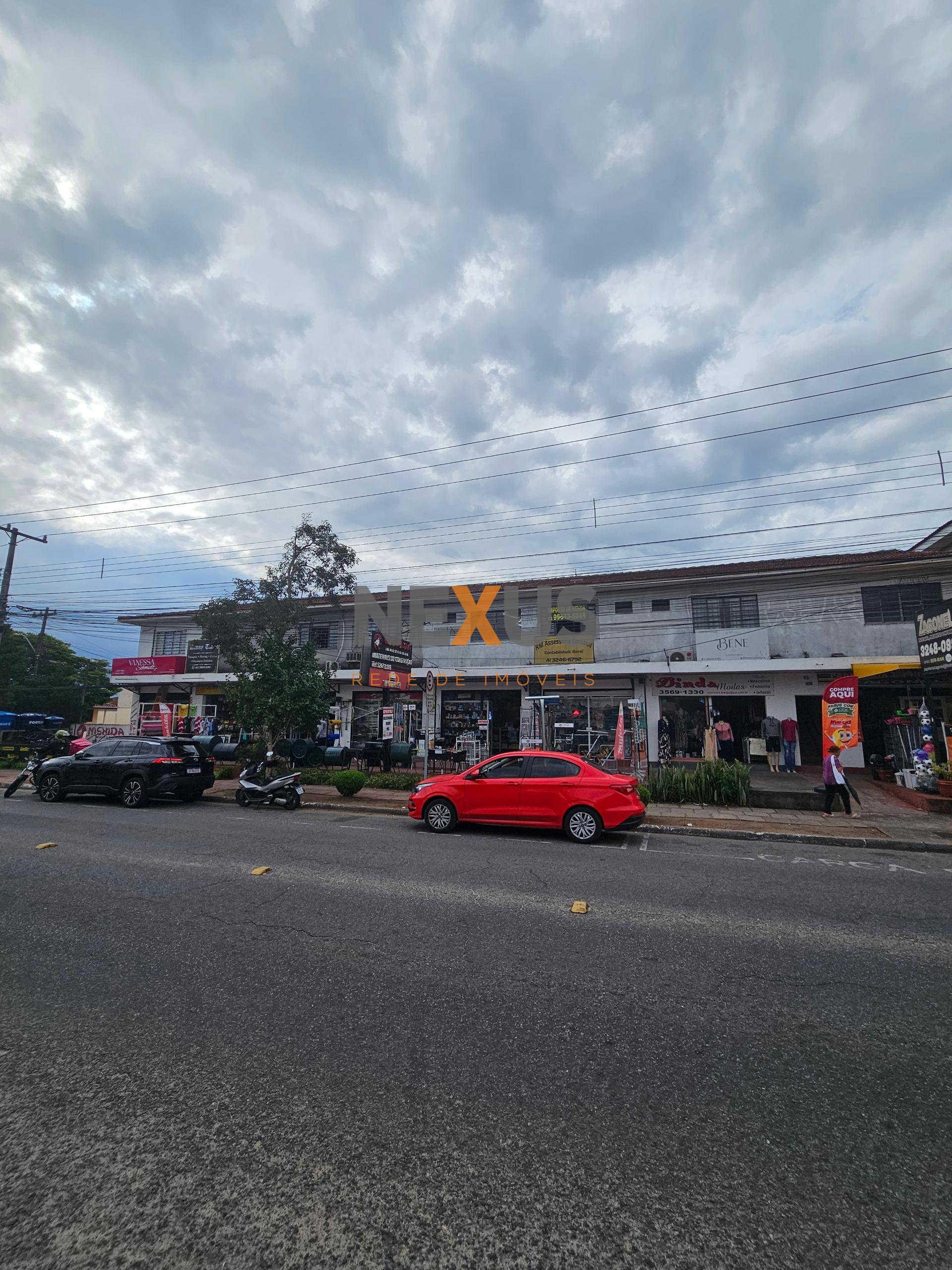 Sala comercial -Novo Mundo- já locada, excelente localização, ...