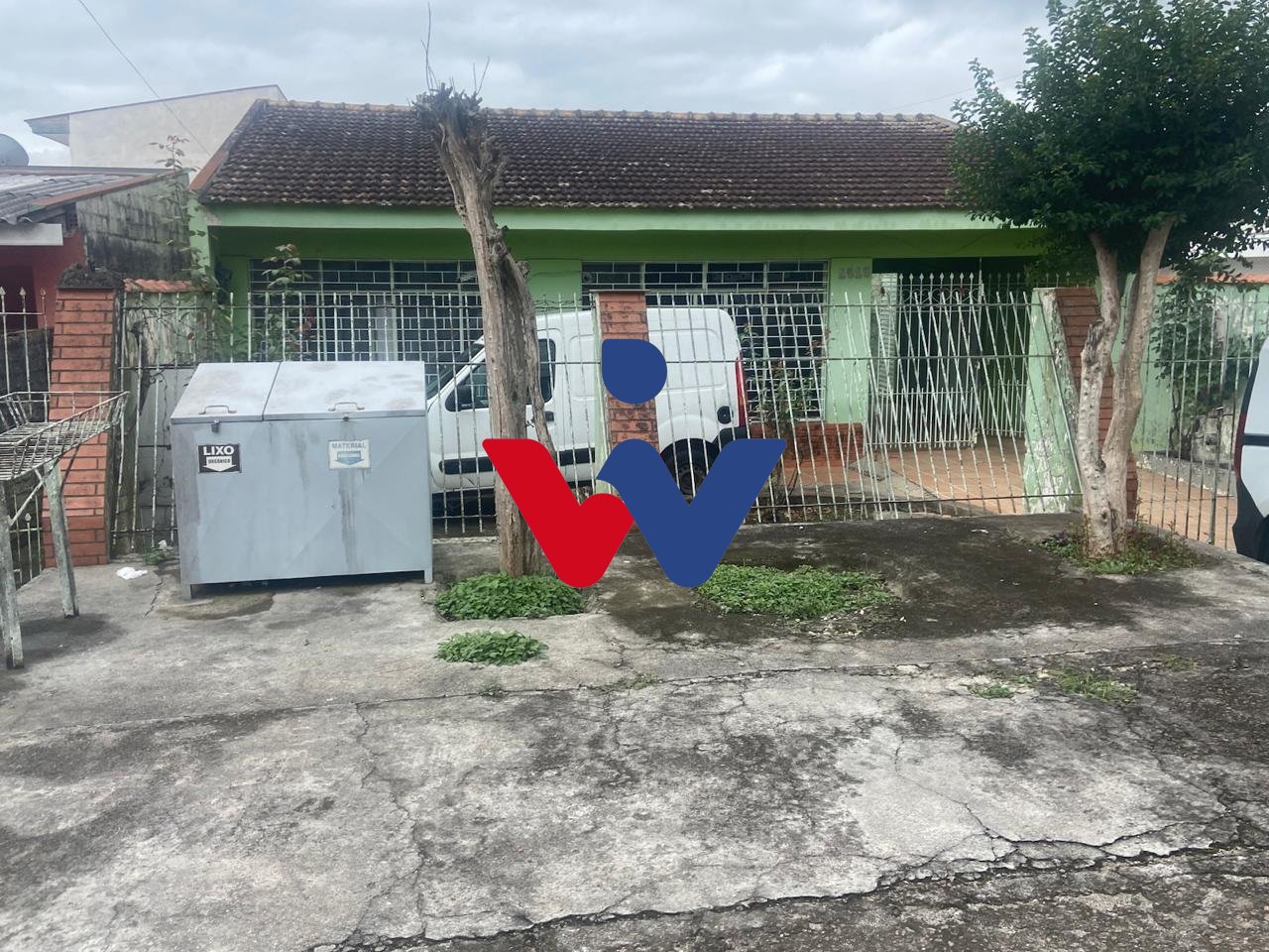 Terreno 500m   10x50 , 1 casa   4 kitinetes, excelente investi...