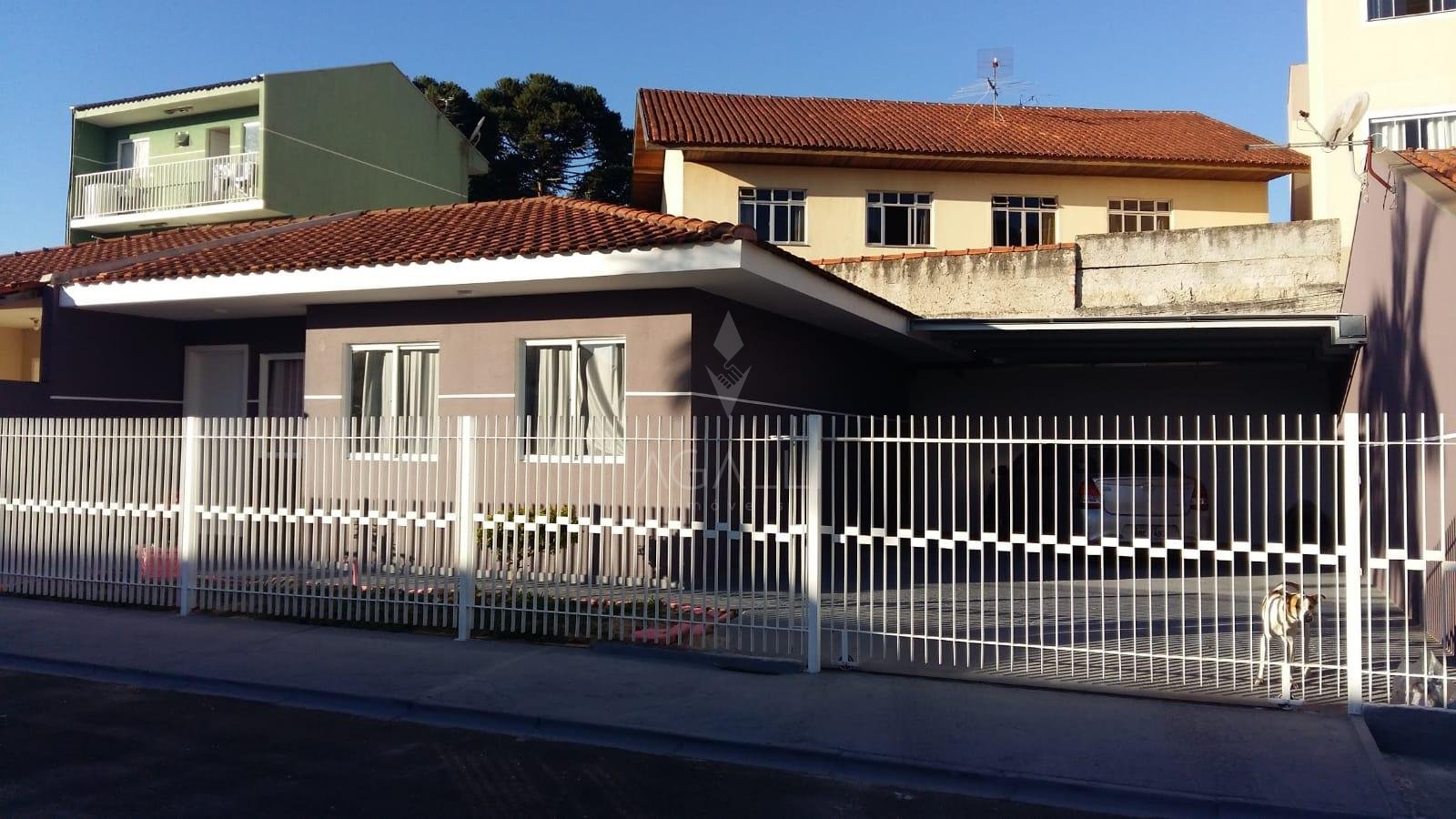 Casa Jd Paloma, 03 qtos, 04 vagas, averbada, 50 mts da Av Prin...
