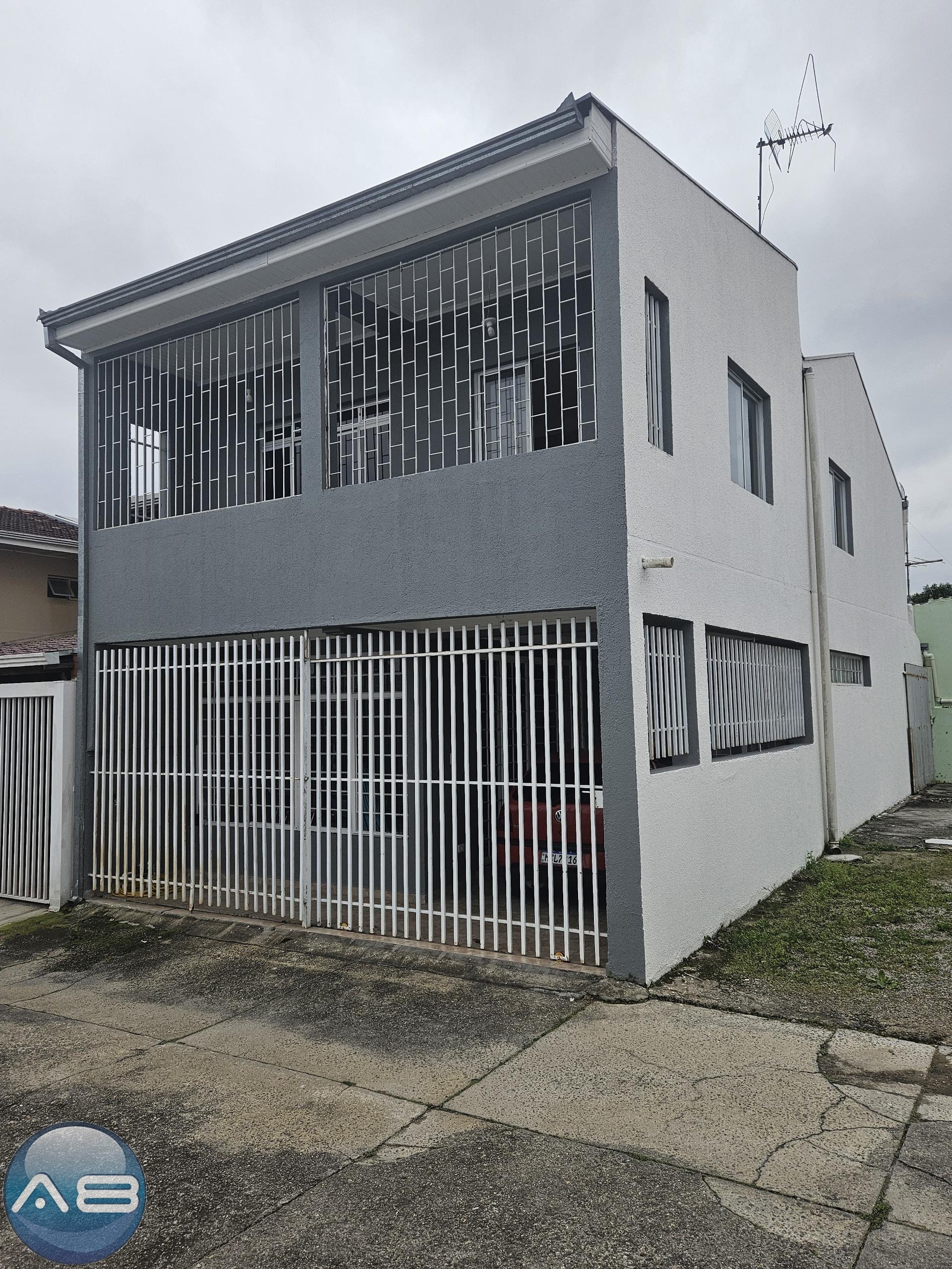 Sobrado 145m2, Bairro alto, 4 qtos 1 suite , 02 vagas, próx Av...