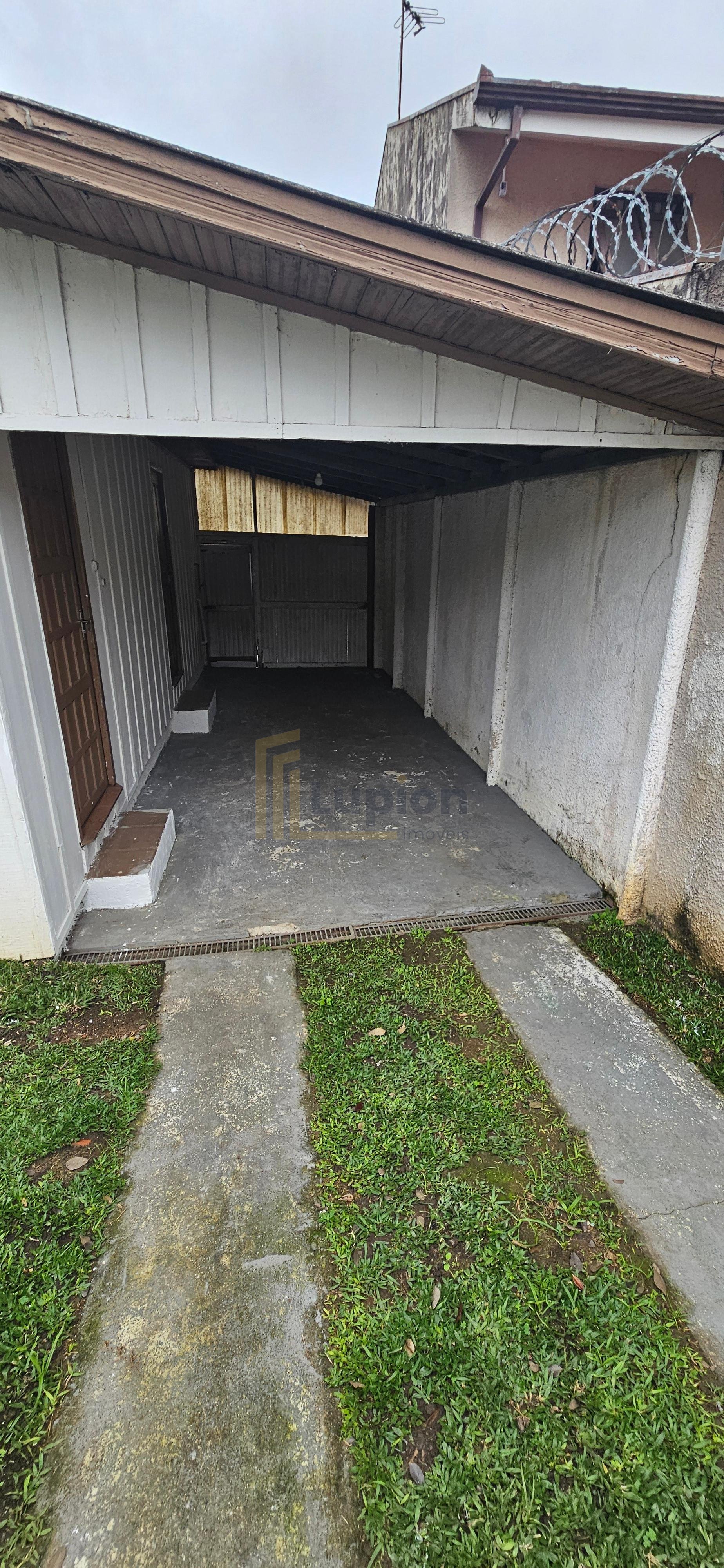 Casa locação Bairro Alto, 02 quartos, madeira, 01 vaga R  1400...