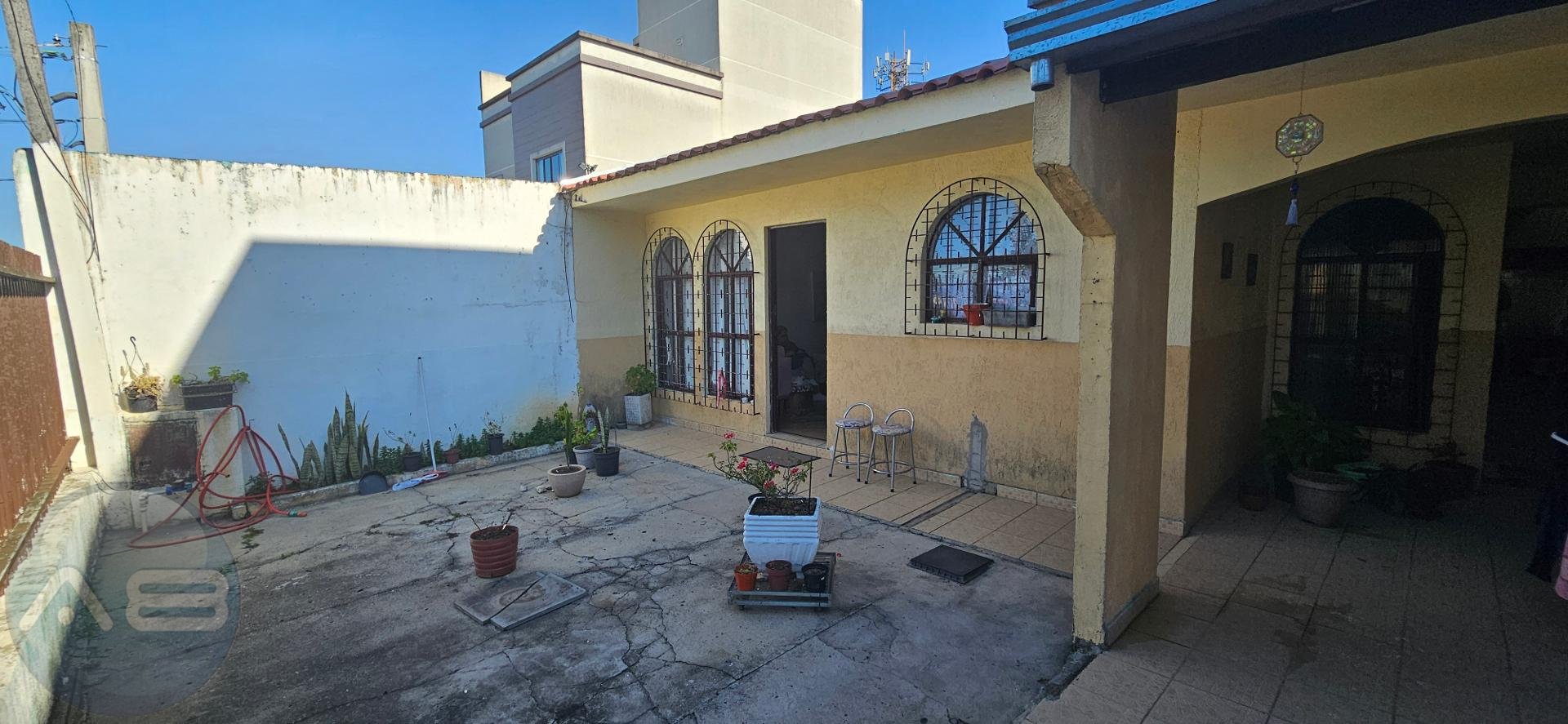 Casa Bairro Alto - 77 m2, averbada, frente para rua, 150 mts d...