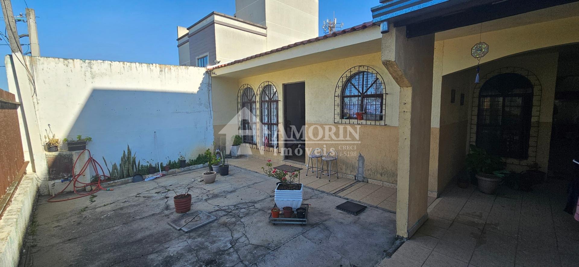 Casa Bairro Alto - 77 m2, averbada, frente para rua, 150 mts d...