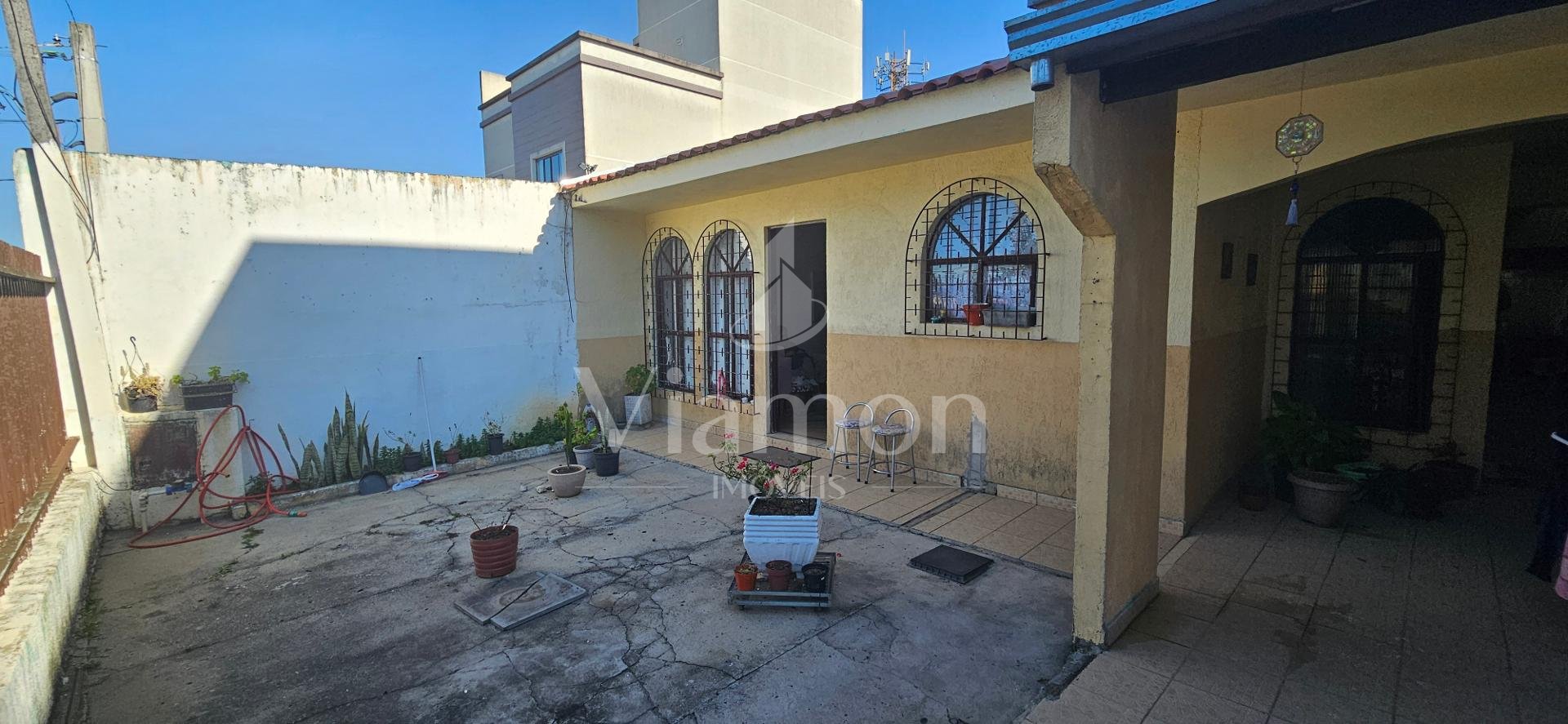 Casa Bairro Alto - 77 m2, averbada, frente para rua, 150 mts d...