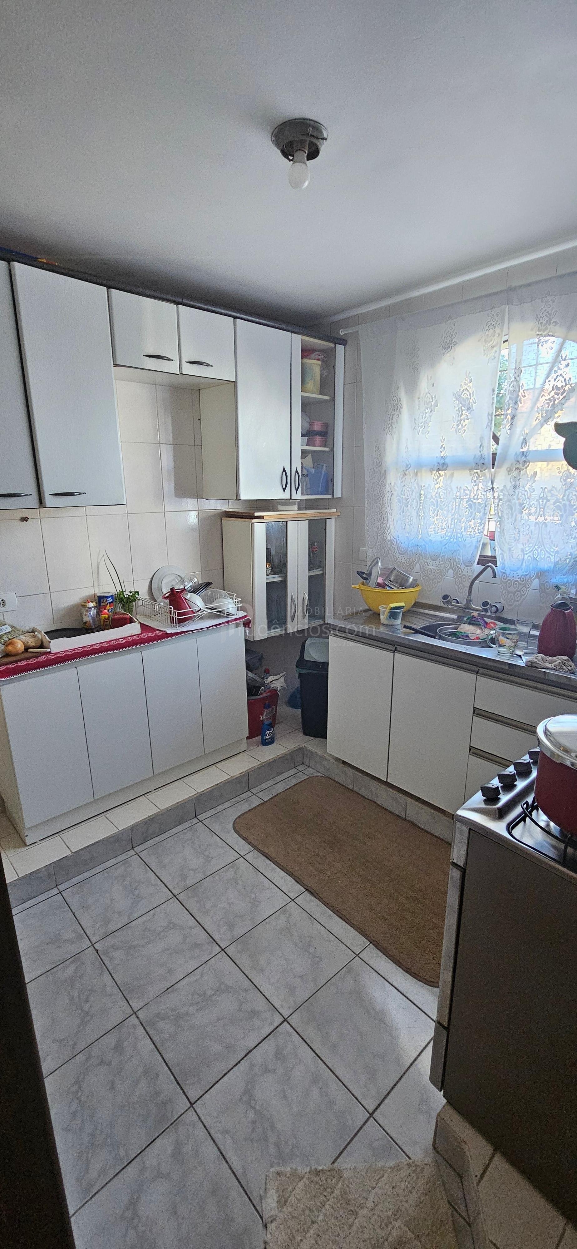 Casa Bairro Alto - 77 m2, averbada, frente para rua, 150 mts d...