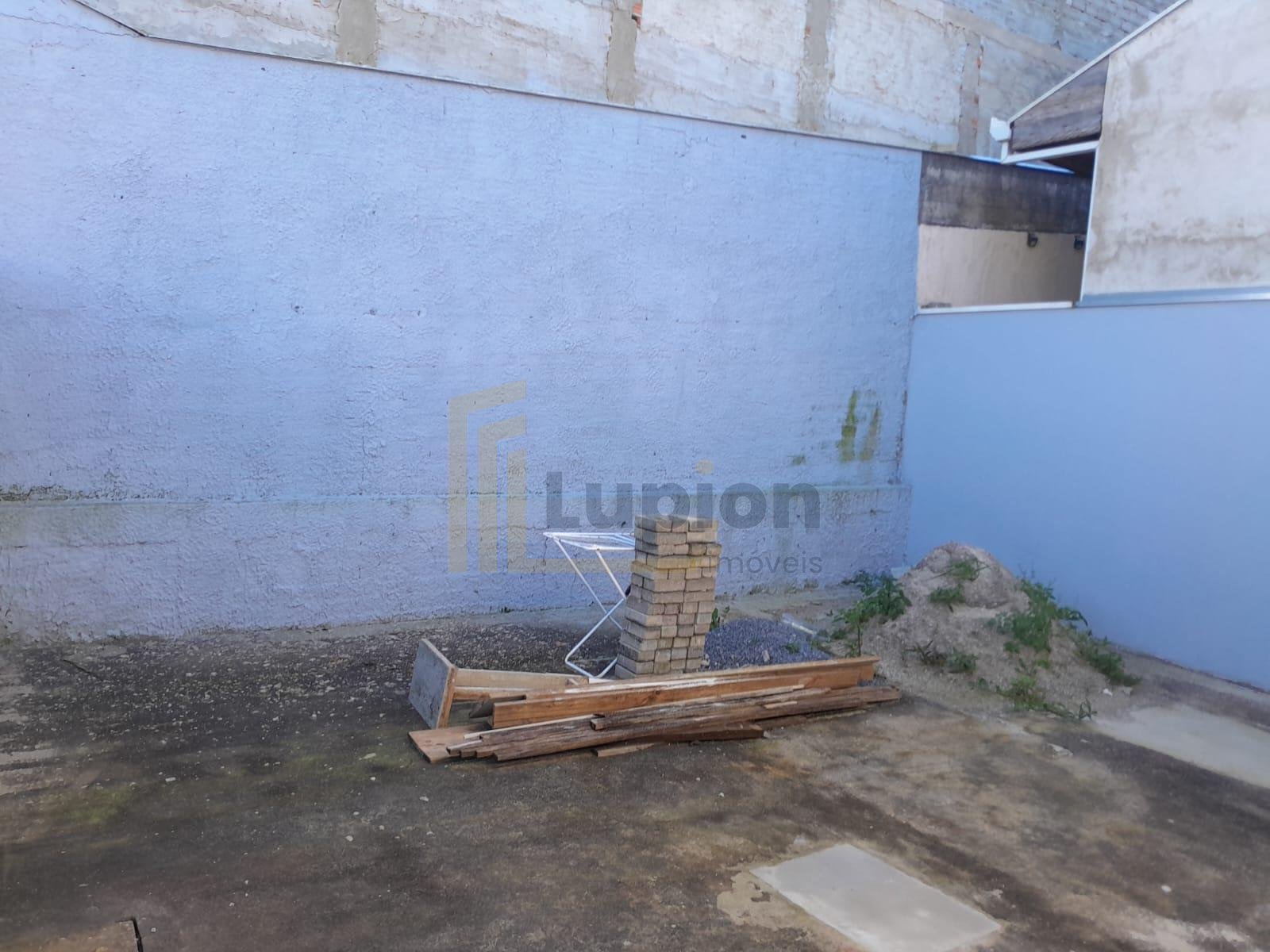 VENDE CASA EM CONDOMÍNIO FECHADO NO PARQUE DO EMBU SEMI-MOBILI...