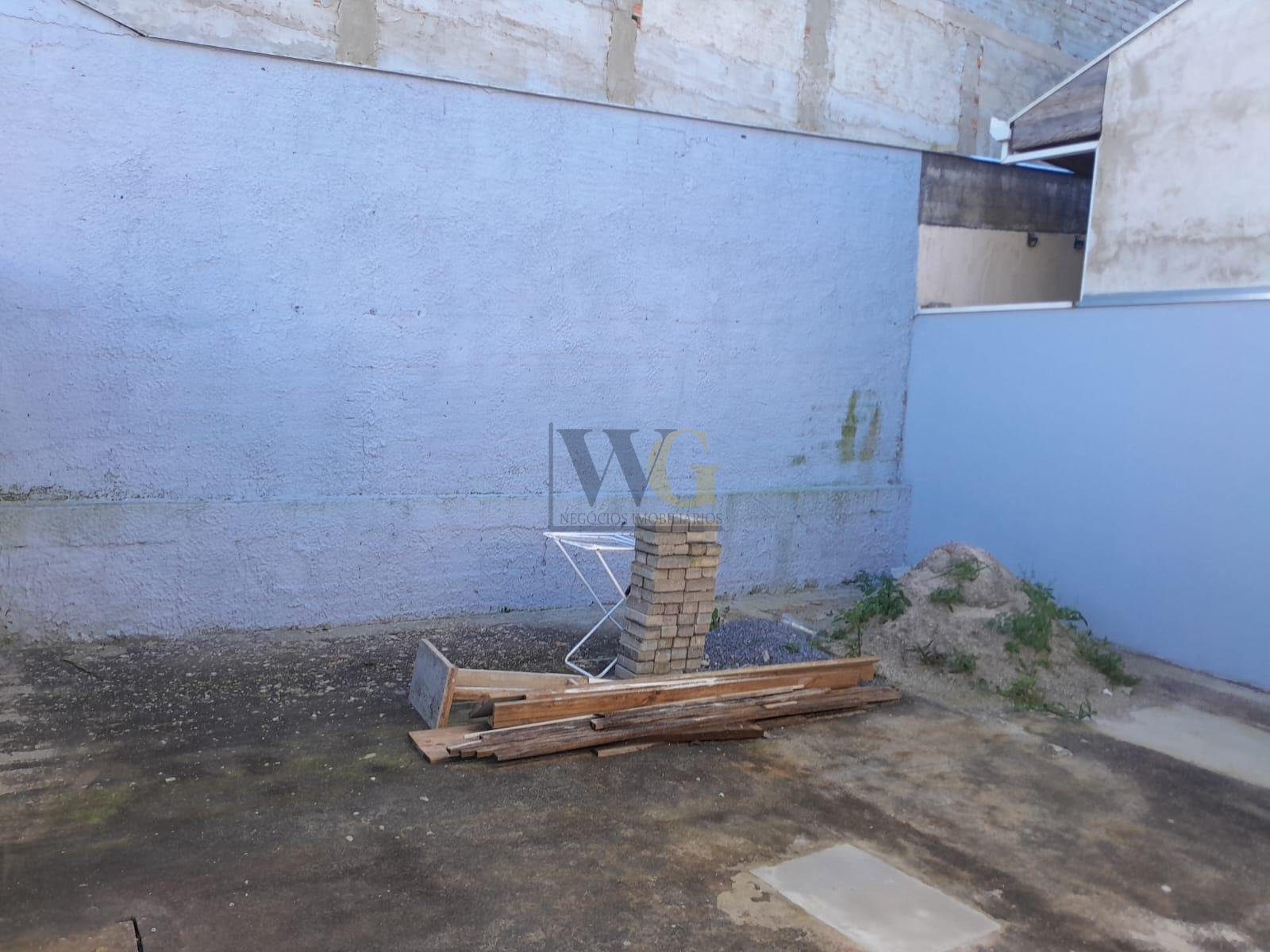 VENDE CASA EM CONDOMÍNIO FECHADO NO PARQUE DO EMBU SEMI-MOBILI...