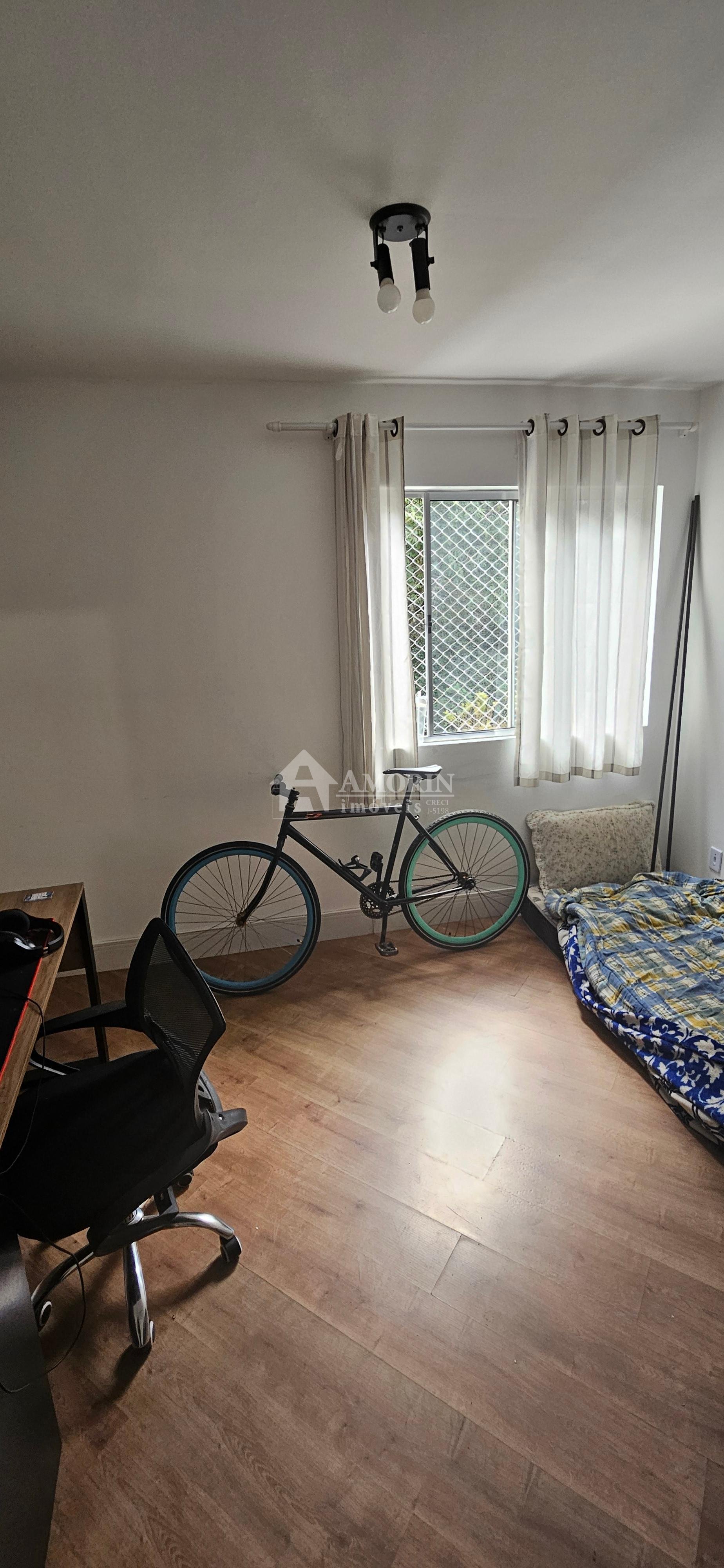 Apartamento Sta candida, 4 Andar, 02 qtos c arms, 01 vaga R  1...