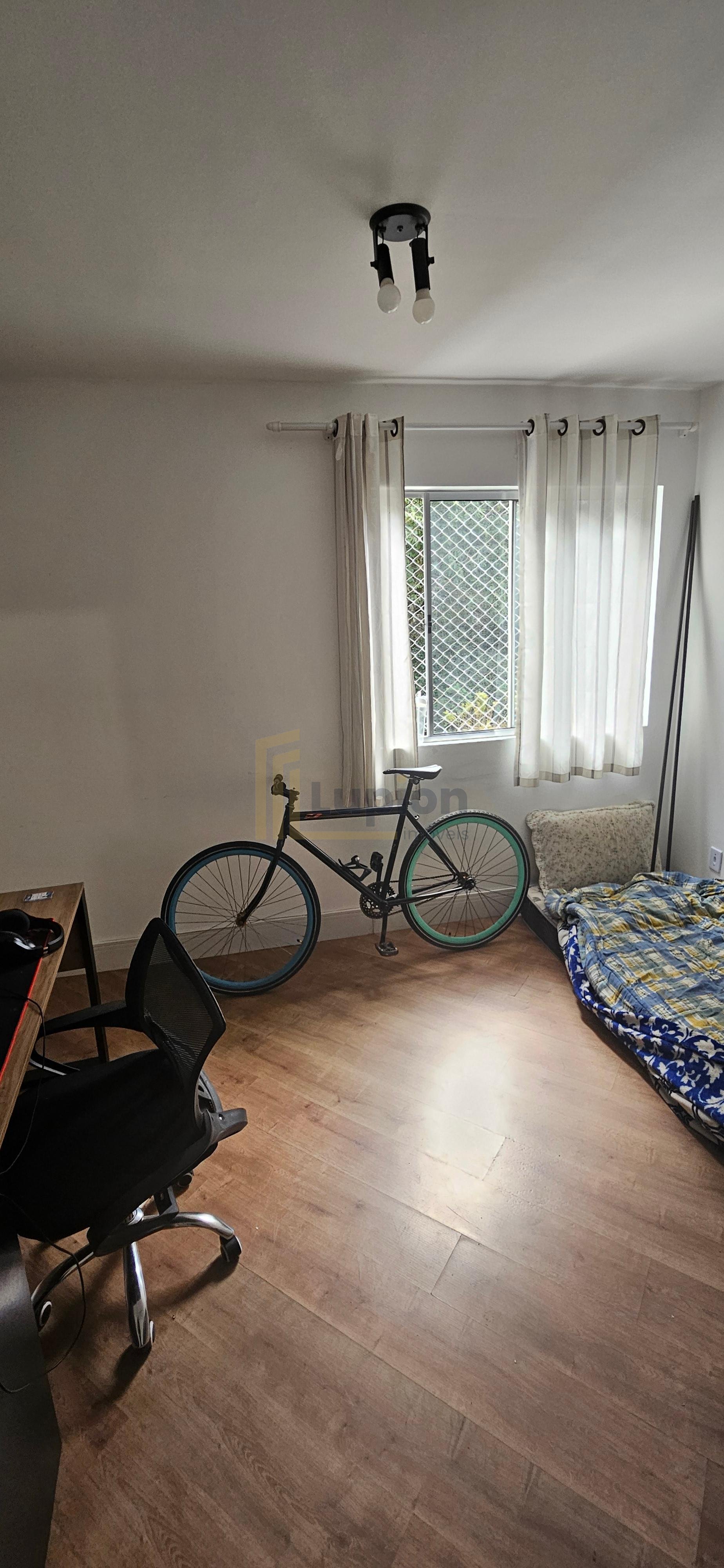 Apartamento Sta candida, 4 Andar, 02 qtos c arms, 01 vaga R  1...