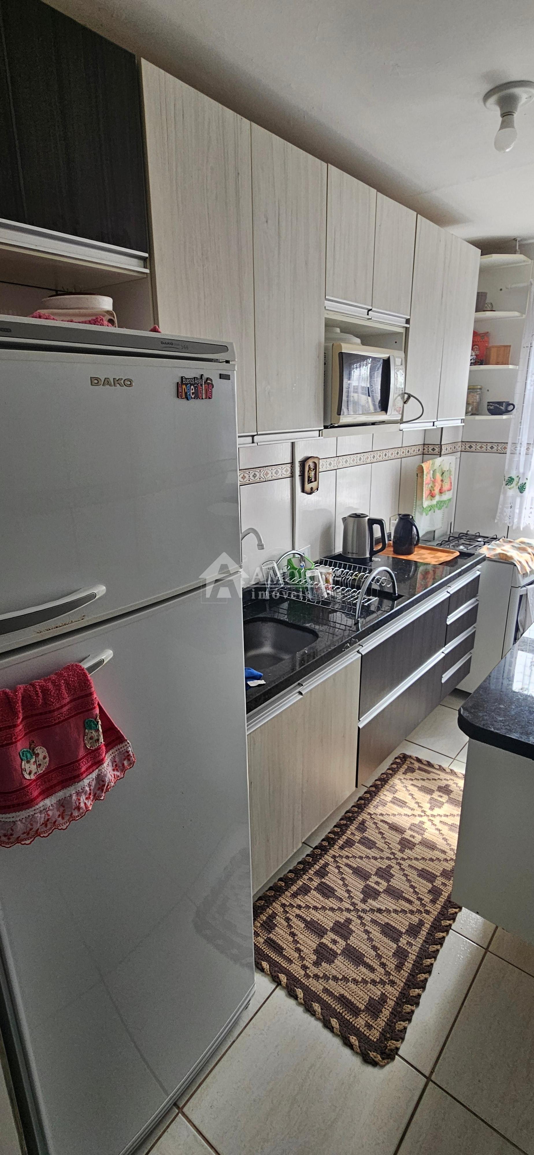 Apto 47 m2- Sta Candida, 02 qtos, 01 vaga, face norte, R  180 mil