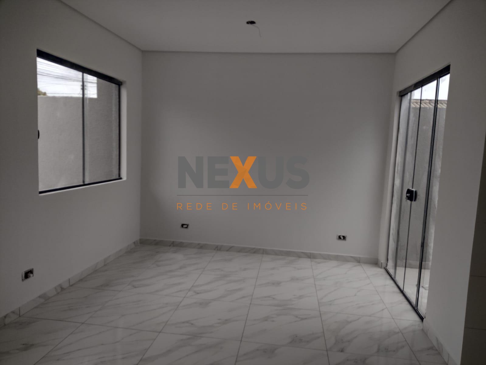 Casa Pinhais 65 m2, nova, 02 qtos, 03 vgs, individual R  420 m...