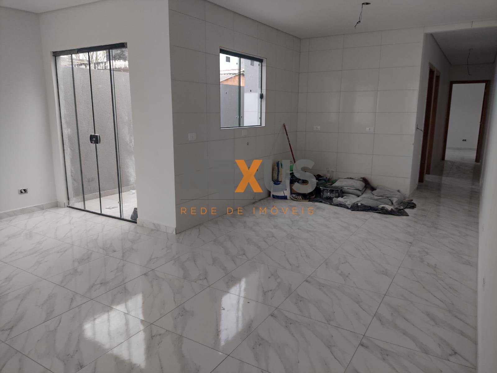Casa Pinhais 65 m2, nova, 02 qtos, 03 vgs, individual R  420 m...