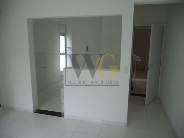 Apartamento, 02 dormitórios, no Santa Cândida