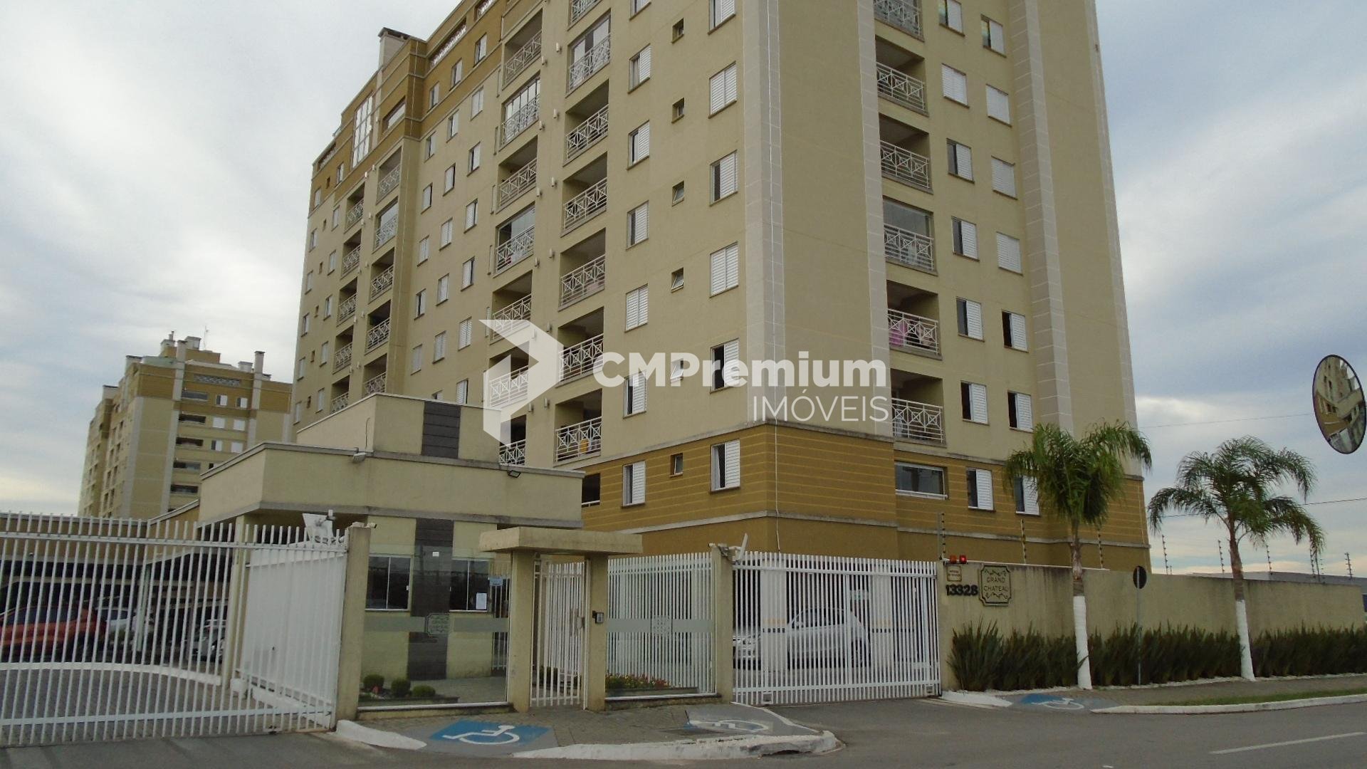 Apto Pinhais- mobiliado, 02 qtos, sacada, 01 vaga R  395 mil