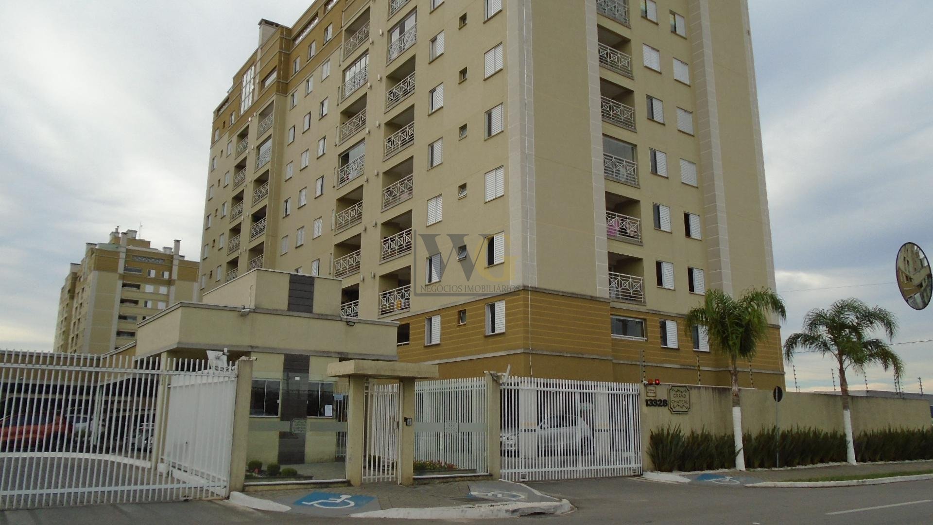 Apto Pinhais- mobiliado, 02 qtos, sacada, 01 vaga R  395 mil