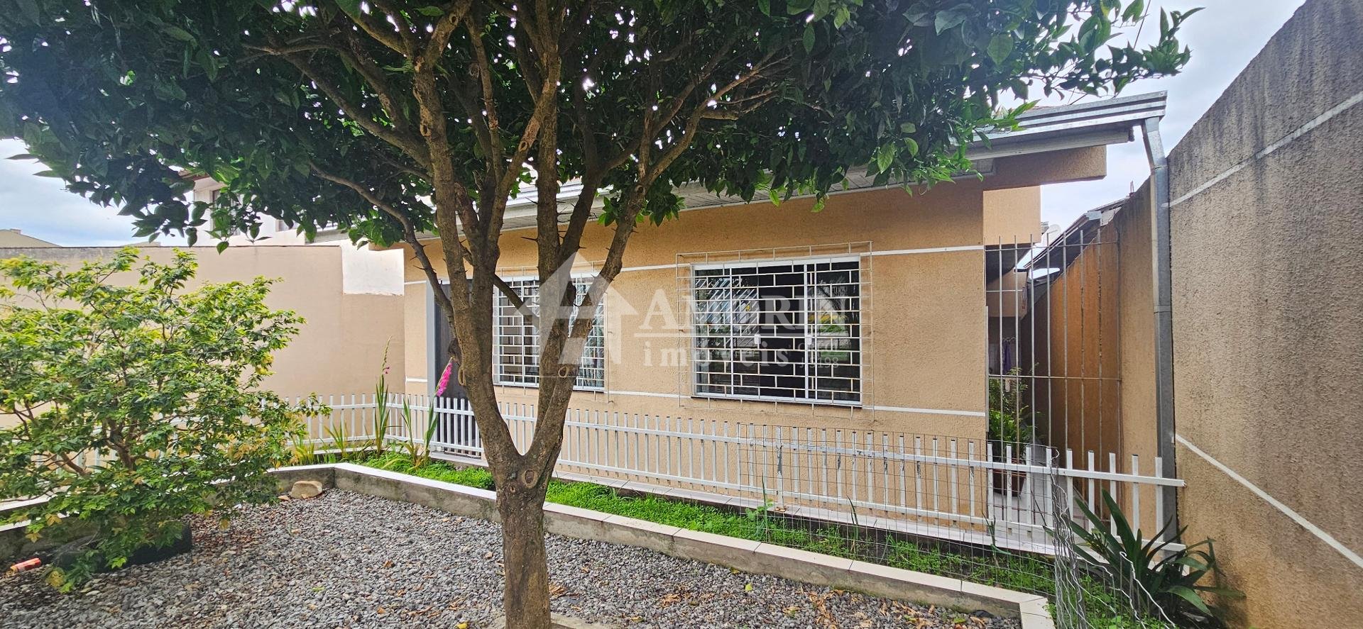 Bairro Alto- Terreno 500 m2,4 casas construídas 200 m2, estuda...