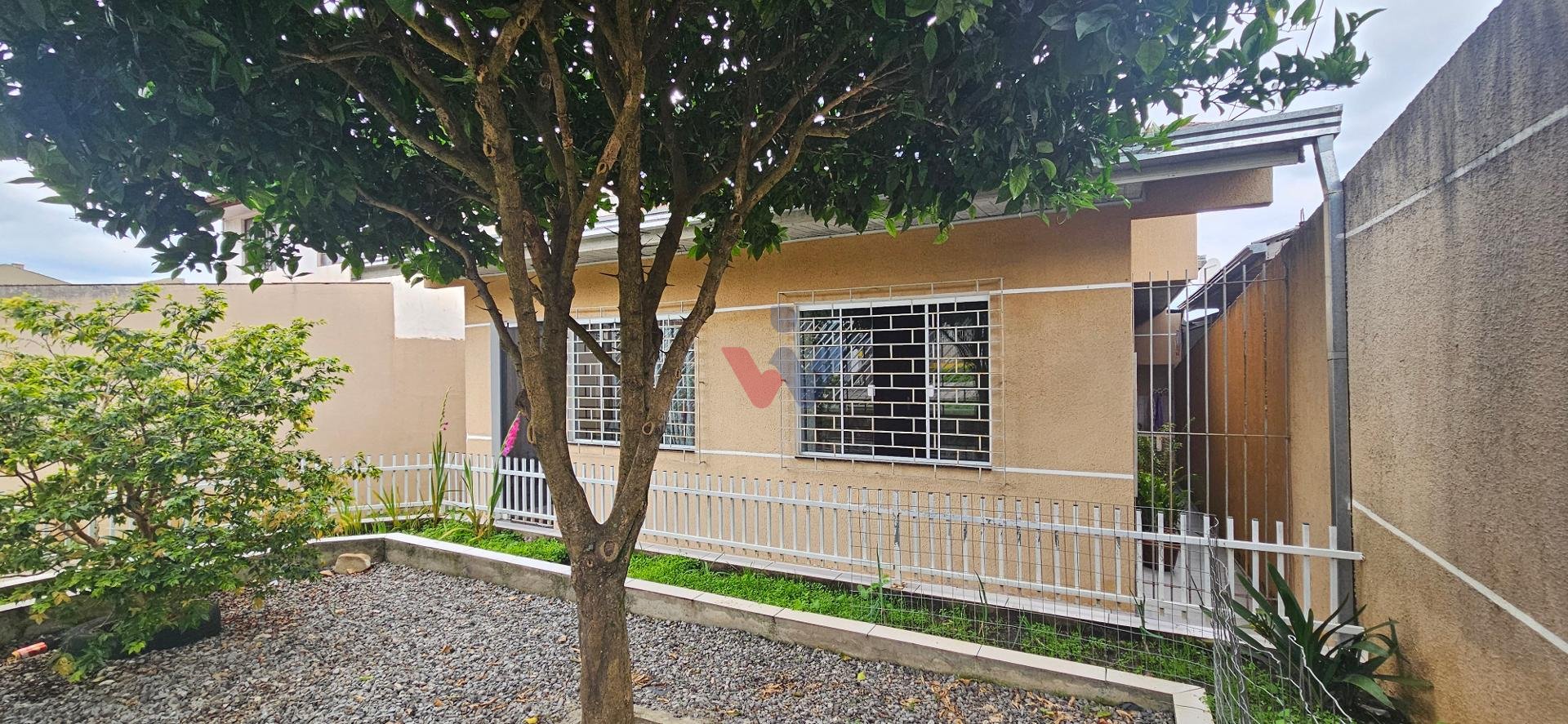 Bairro Alto- Terreno 500 m2,4 casas construídas 200 m2, estuda...