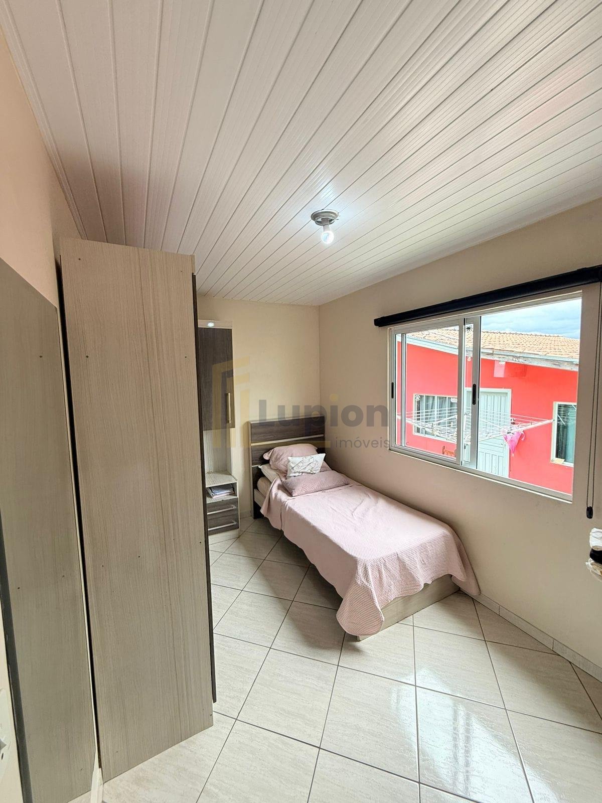 Bairro Alto- Terreno 500 m2,4 casas construídas 200 m2, estuda...