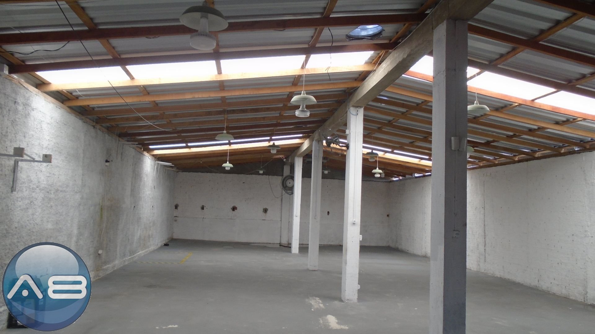 Excelente barrac?o 380m2, terreno 500 m2, regiao alta R  750 m...