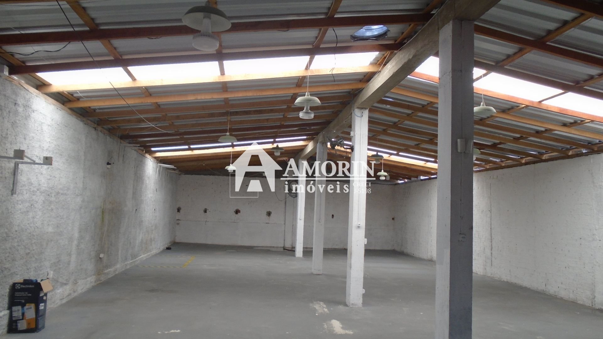Excelente barracão 380m2, terreno 500 m2, regiao alta R  750 m...