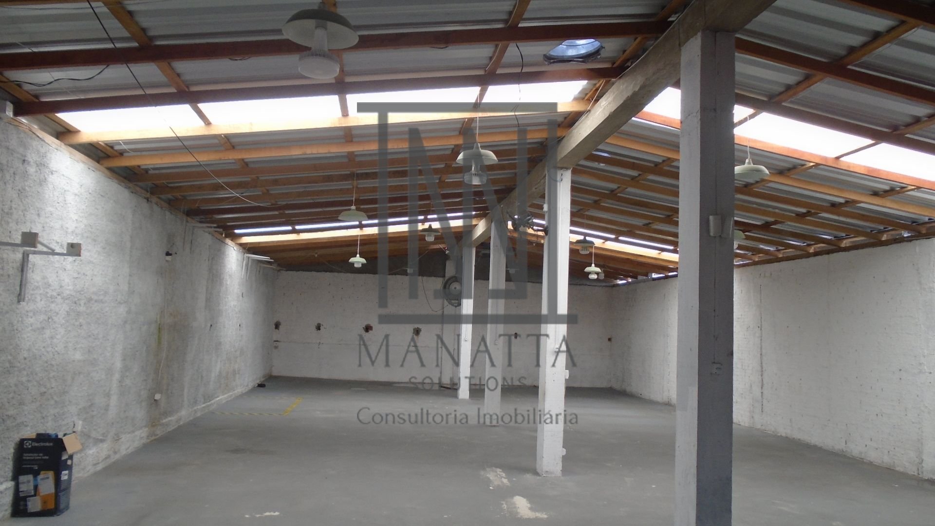 Excelente barracão 380m2, terreno 500 m2, regiao alta R  750 m...