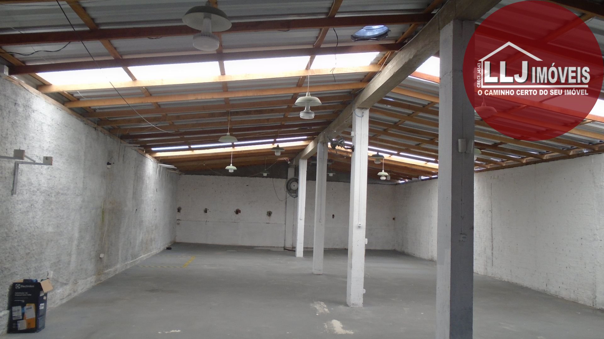 Excelente barracão 380m2, terreno 500 m2, regiao alta R  750 m...