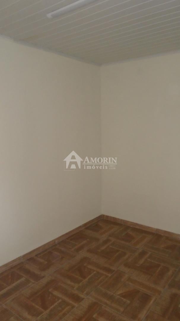 Casa térrea 80 m , 03 qtos, 02 vagas, terreno  fundos, prox. C...