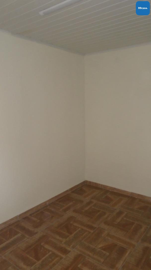 Casa térrea 80 m , 03 qtos, 02 vagas, terreno  fundos, prox. C...