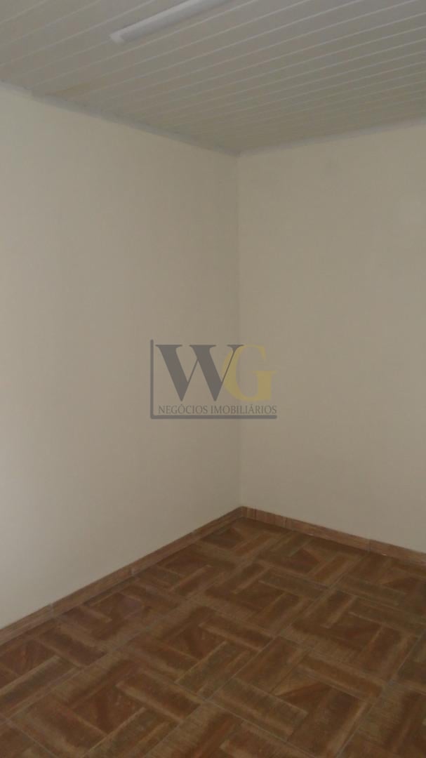 Casa térrea 80 m , 03 qtos, 02 vagas, terreno  fundos, prox. C...