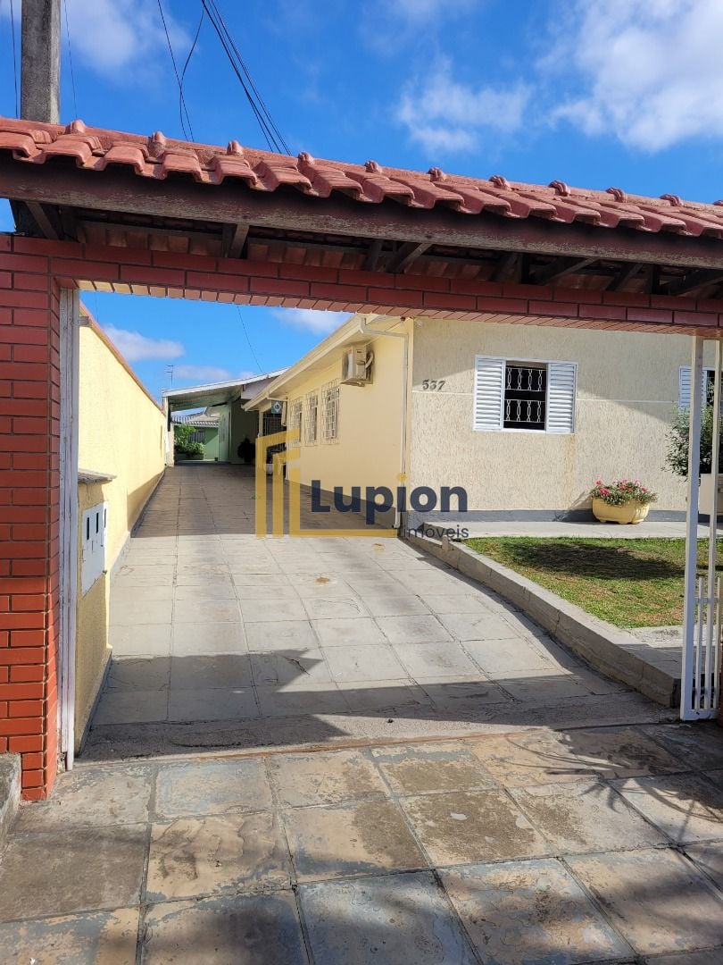 Terreno 500 m2, com 2 casas com 03 qtos cada, total 280m2 cons...