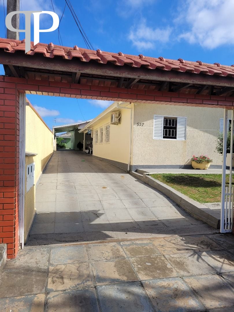 Terreno 500 m2, com 2 casas com 03 qtos cada, total 280m2 cons...