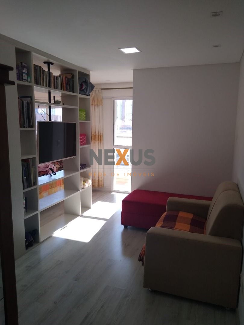 Apto Centro Prox UTFPR, andar lato, 01 qto, sacada churrasq.