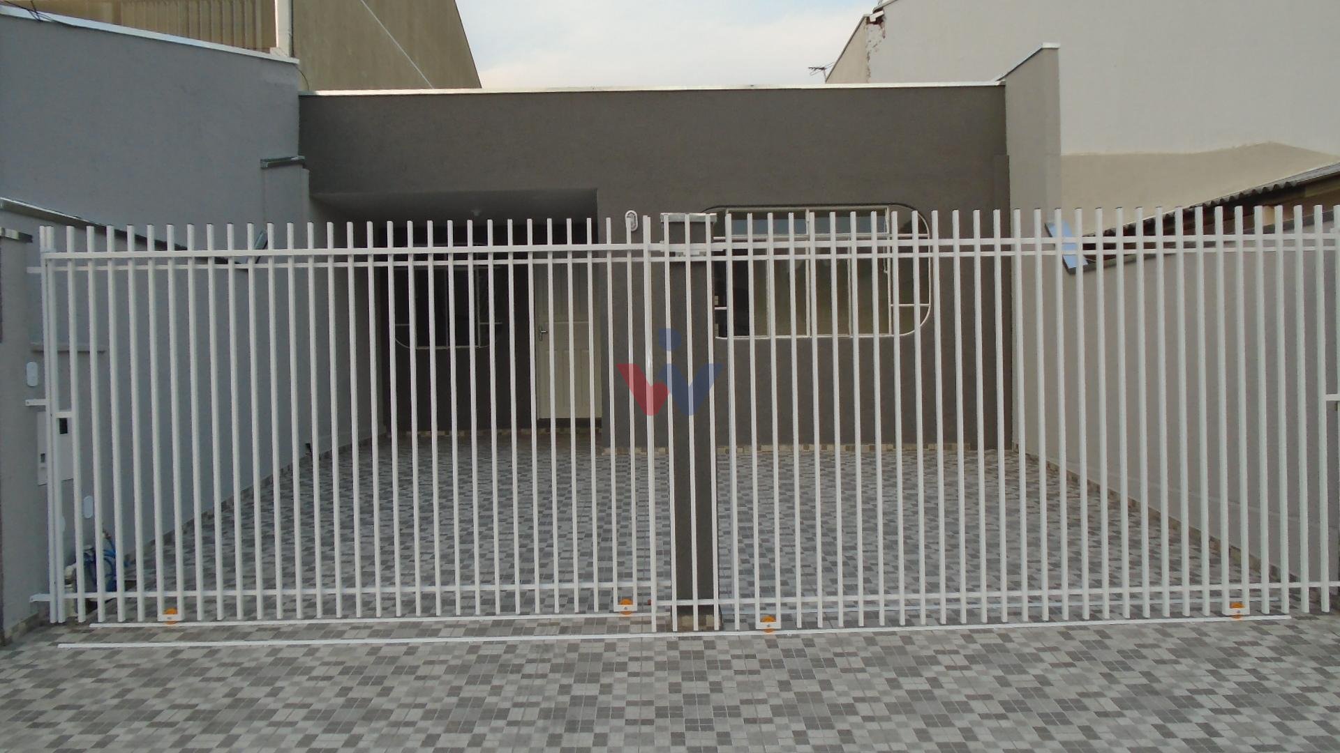 Casa térrea 80 m , 03 qtos, 02 vagas, terreno  fundos, prox. C...