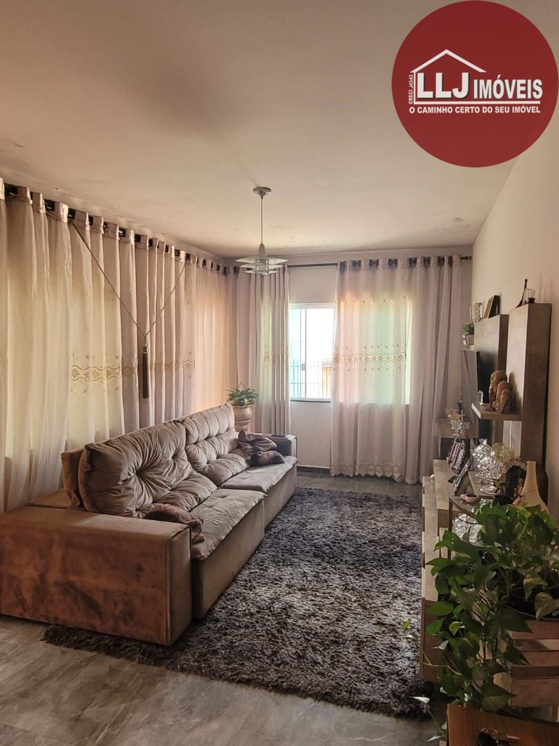 Casa térrea pinhais- 03 qtos 1 suite, 03 vagas, 50 mts da Jaco...