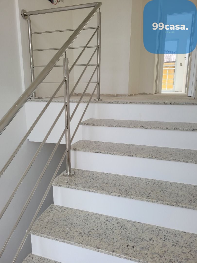 Sobrado novo, 106 m2, 3 qtos ste , 02 vagas, terreno nos fundo...
