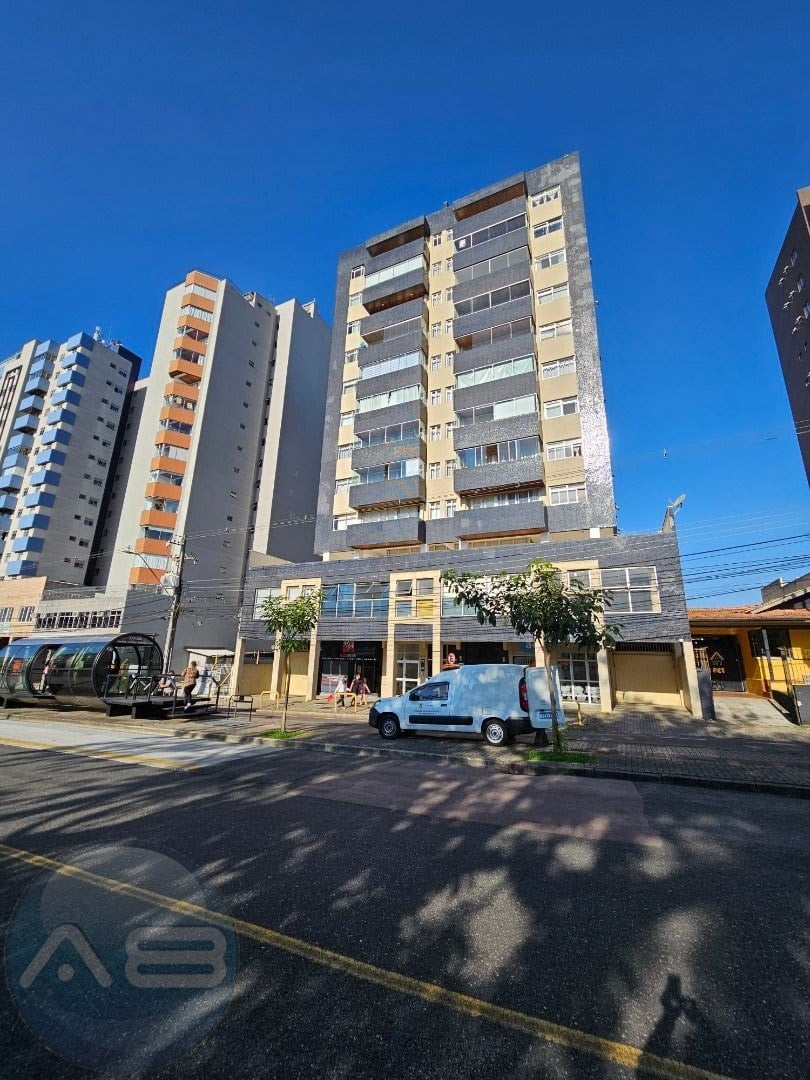 Apto 67 m , térreo, semi-mobiliado, 01 vaga coberta, sacada co...