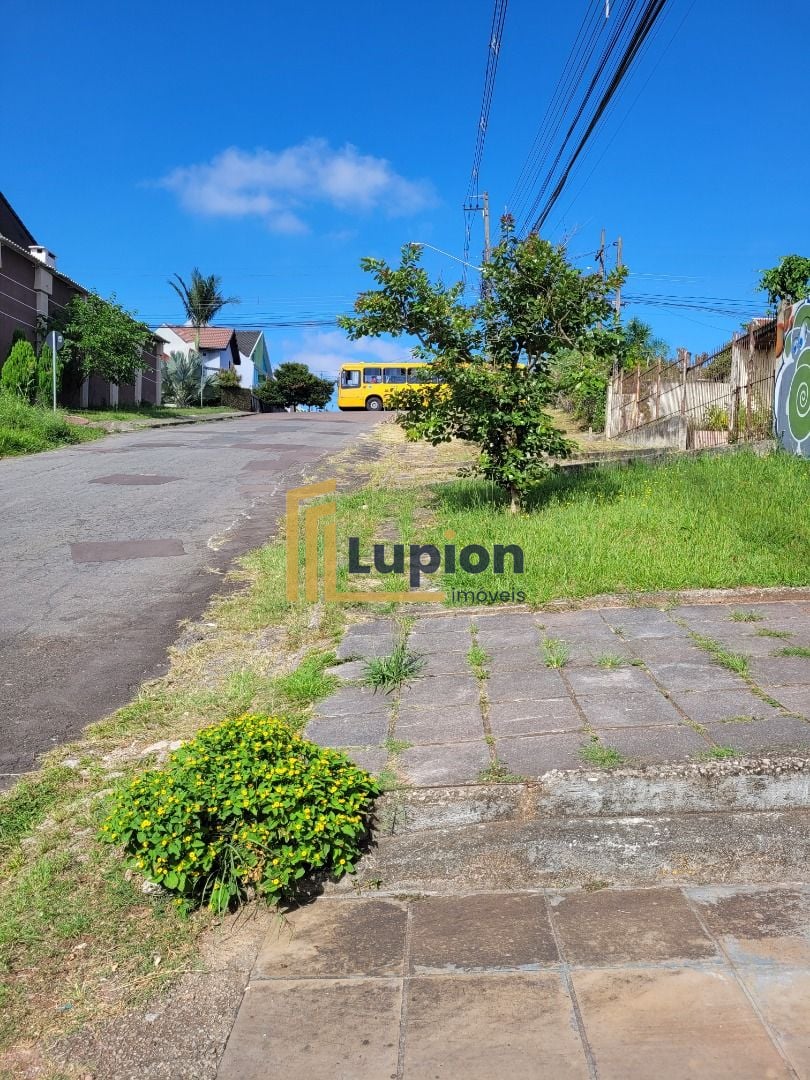 Terreno 500 m2, com 2 casas com 03 qtos cada, total 280m2 cons...
