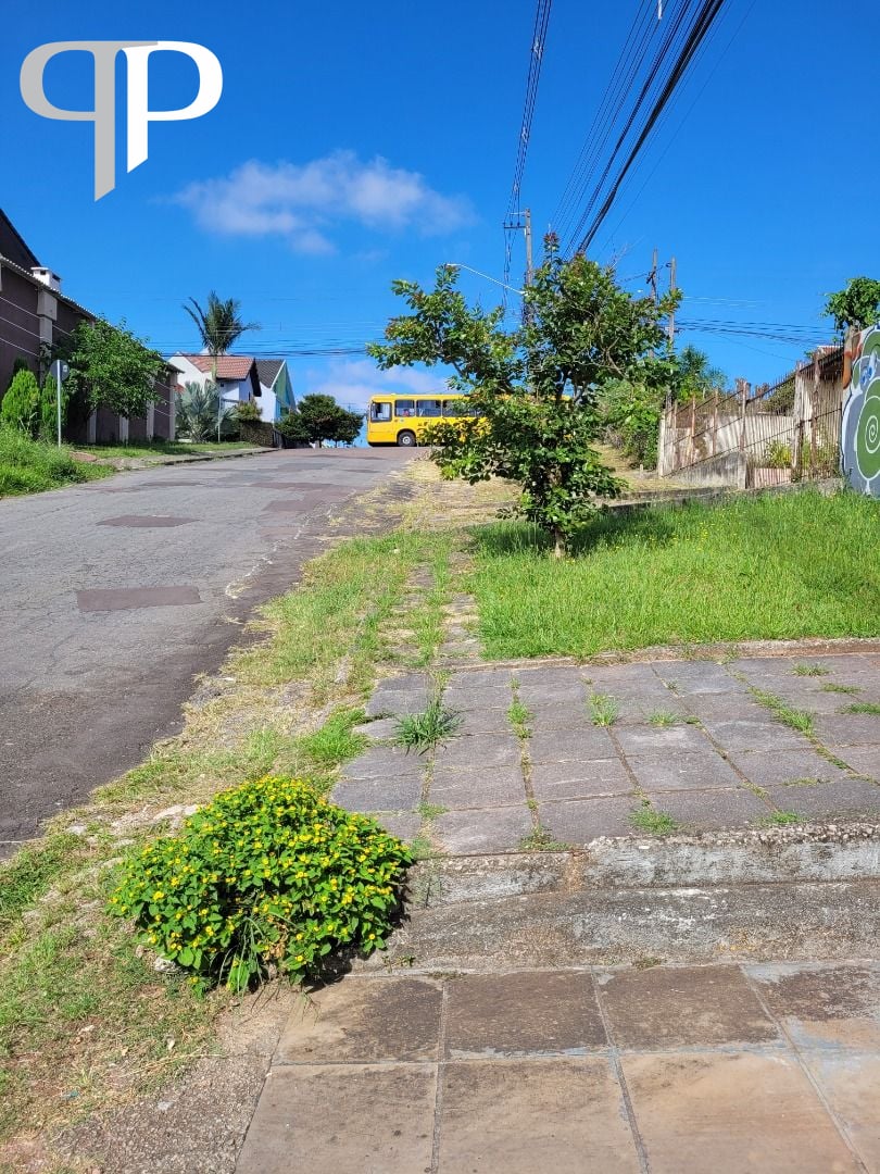 Terreno 500 m2, com 2 casas com 03 qtos cada, total 280m2 cons...