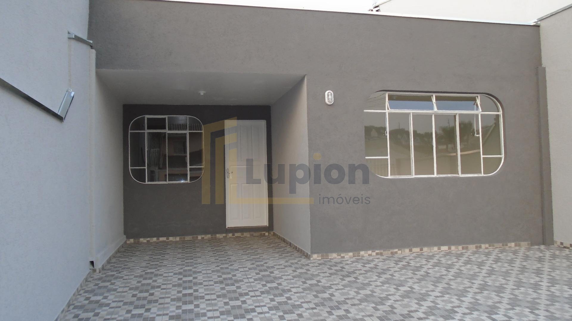 Casa térrea 80 m , 03 qtos, 02 vagas, terreno  fundos, prox. C...